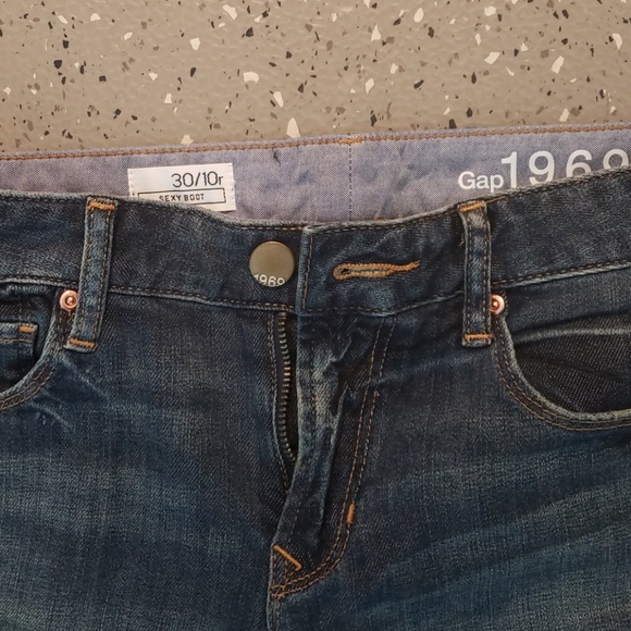 Womans new gap jeans - Picture 2 of 4
